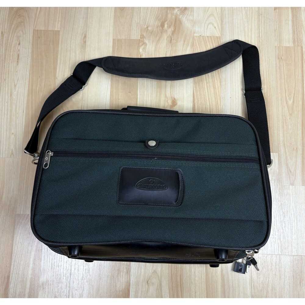 Vintage Samsonite Carry On Bag / Small Travel Bag / Green / With Strap